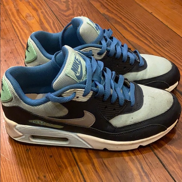 shoes - Picture 1 of 3